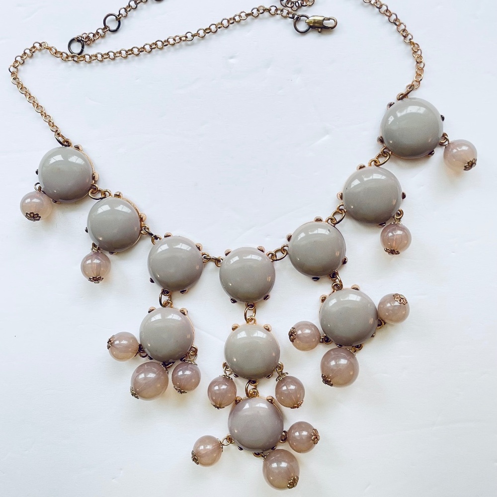 VINTAGE 28” GLASS MULTI - PENDANT BIB STATEMENT NECKLACE DUSKY GRAY/PURPLE